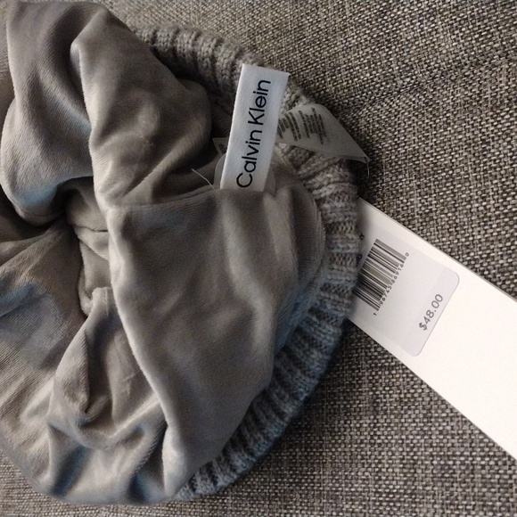Calvin Klein women's hat - Picture 3 of 4